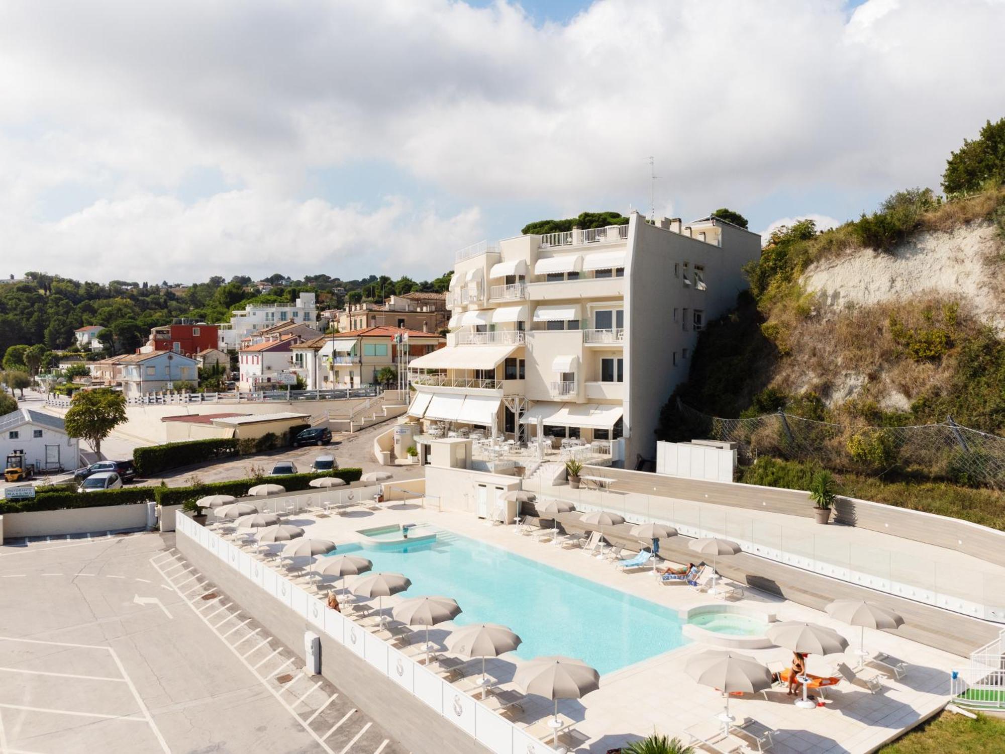 Hotel Scogliera Numana Extérieur photo