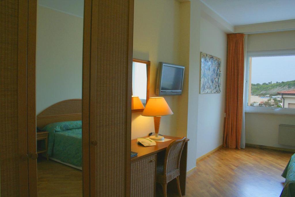 Hotel Scogliera Numana Chambre photo